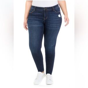 GUC Women’s True Craft Plus Size Mid Rise Skinny Jeans